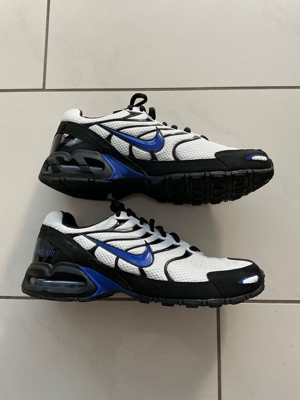 Nike Scarpe da uomo: Neuwertige Air Max Schuhe Gr.42 – Usato da Biel-Benken BL venduto da Sahra1