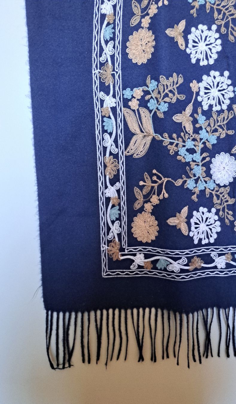 Foulard & Sciarpe: *** SALE *** Schal bestickt – Usato da Winterthur venduto da Ric_Ardo_ 4