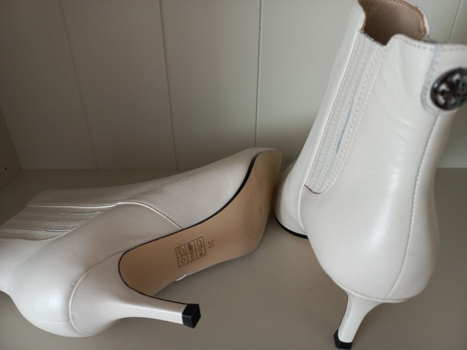 Guess Scarpe da donna: Guess Stiefeletten – Nuovo e nell'imballaggio originale da Ballwil venduto da CandyCane1 2