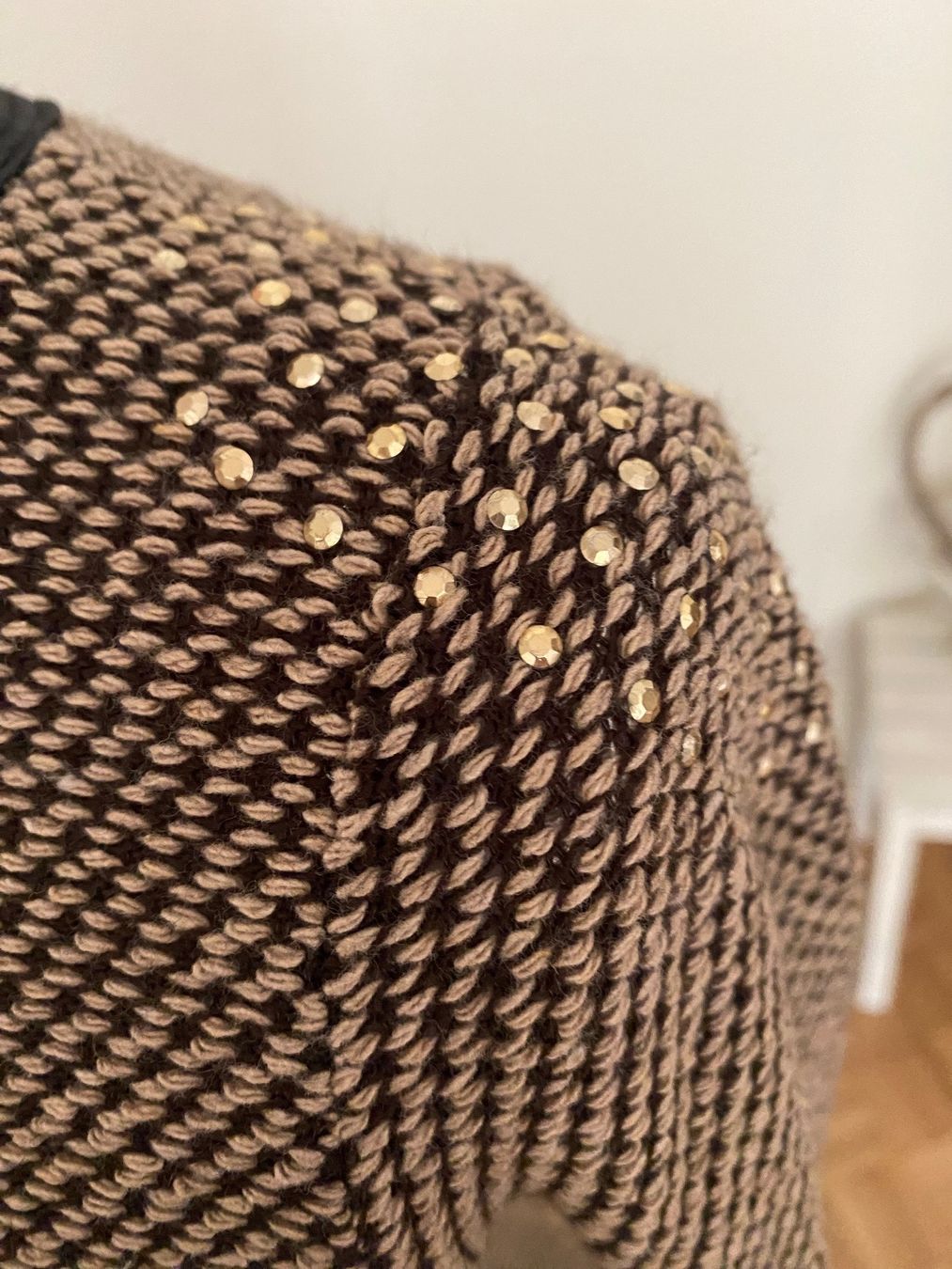 Maglioni & Felpe: Pullover super weich Grösse S beige schwarz – Usato da Schönenberg ZH venduto da Pfupfli1 2