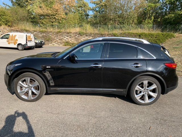 Infiniti Autos: Infiniti FX30D S-Premium AWD – Gebraucht aus Plan-les-Ouates von dtomic100