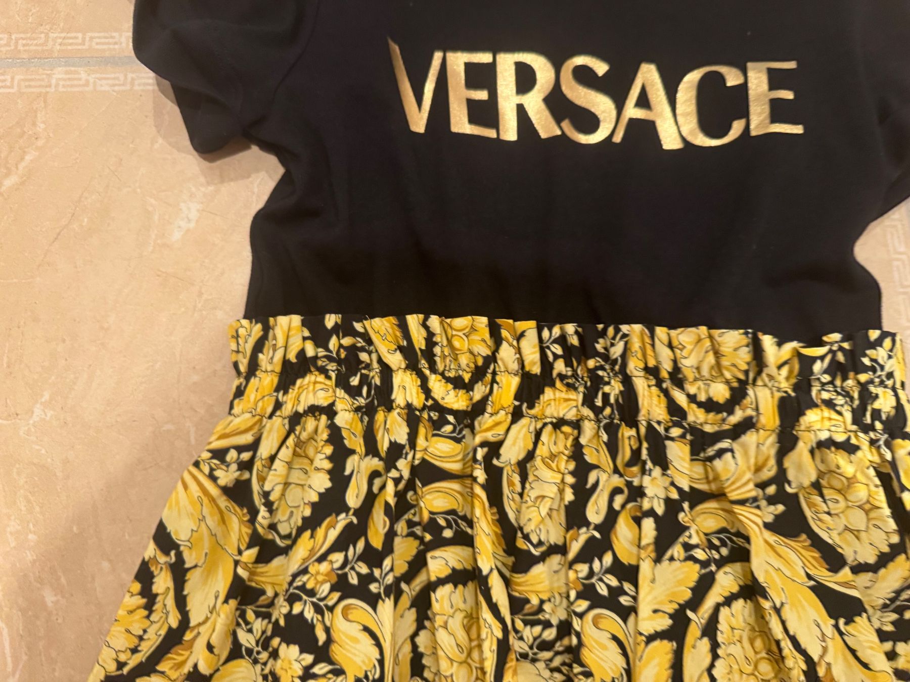 Versace Kleider & Röcke: Versace NWT Kleid, 6J 116 – Gebraucht aus Klingnau von Markus14 1
