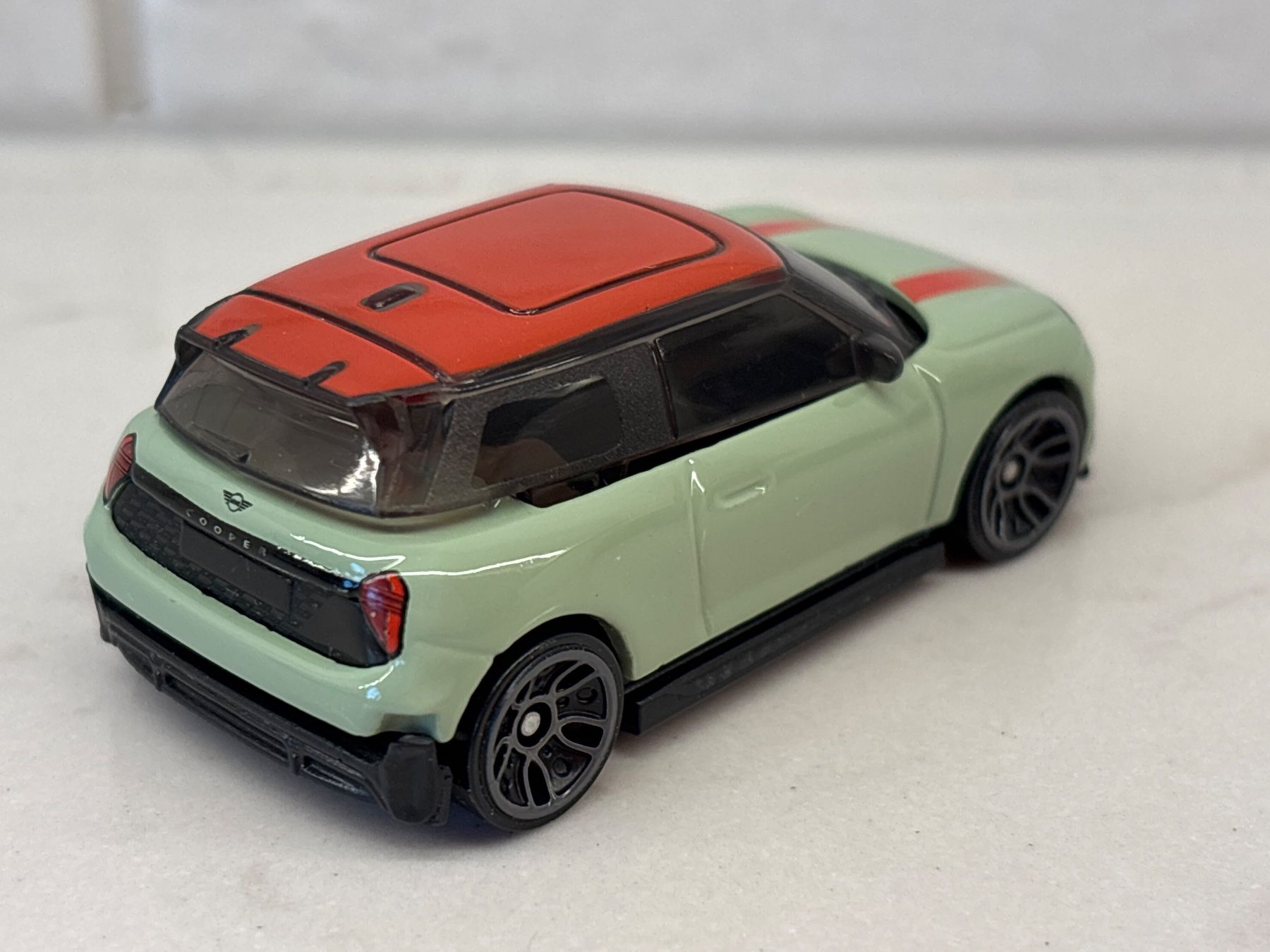 Hot Wheels Modellautos: Hotwheels Mini Cooper E test usine non rivetée 1/64 – Neu (gemäss Beschreibung) aus Gollion von Hampton 1