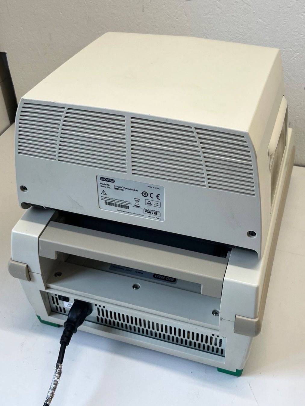 Accessori da laboratorio: Biorad C1000 Thermo Cycler mit CFX384 Optics Module – Usato da Niederdorf venduto da LeptonAG_Labor 2