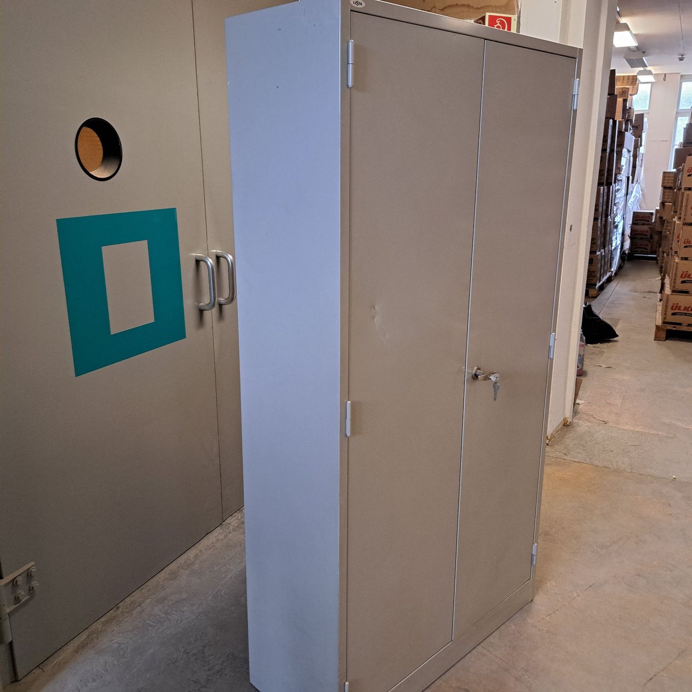 Lista Metallschrank Garderobenschrank 2er Spind Blechschrank (Gebraucht ...