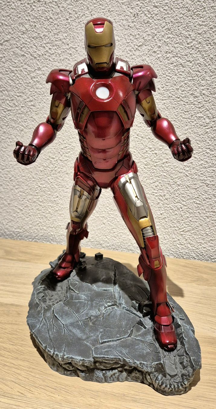 Marvel Statuette: Avengers Iron Man Statue – Usato da Grenchen venduto da MX2.aircraft