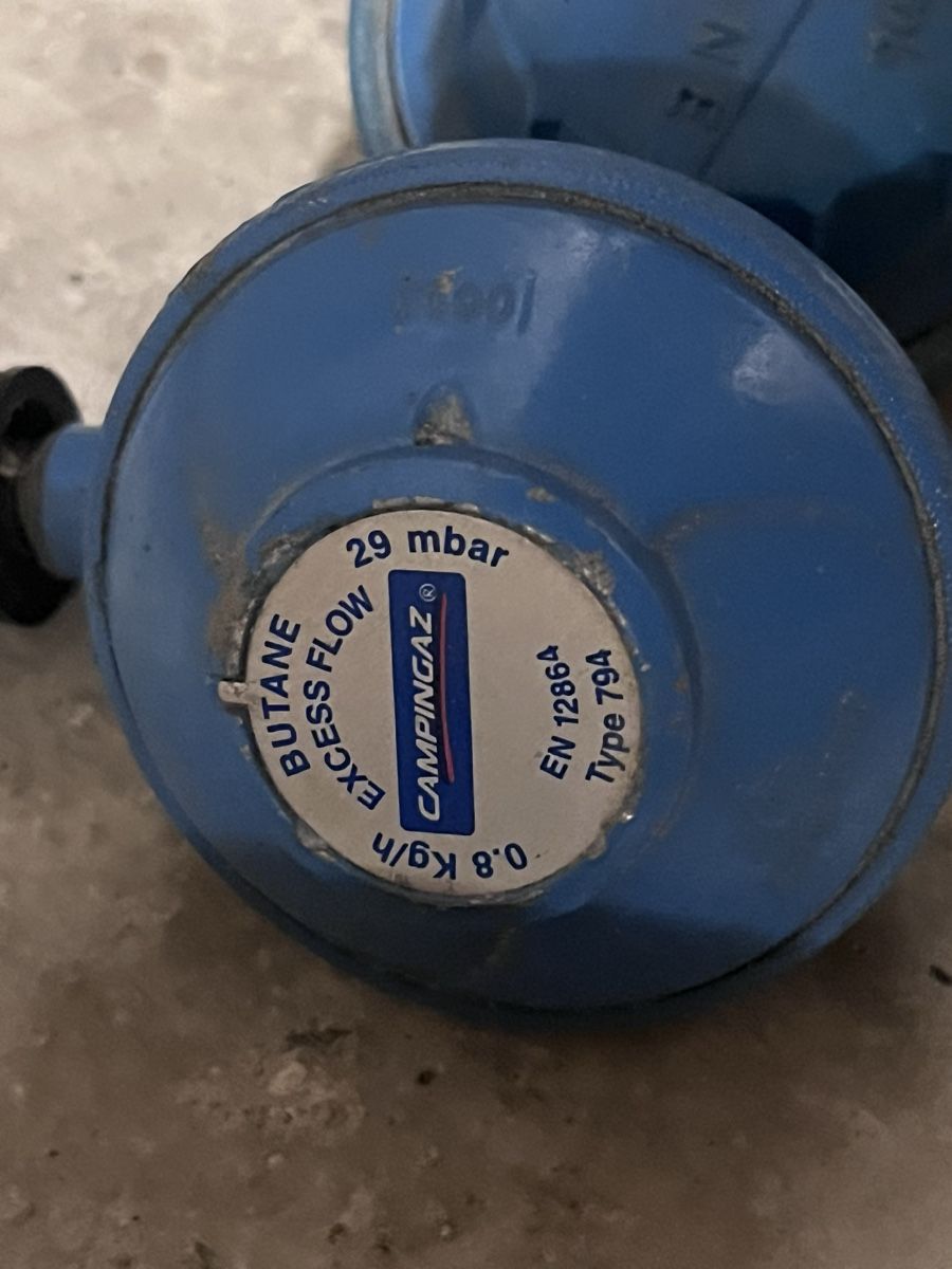 Grils: Regulateur gaz Campingaz - lot de 4 – D'occasion à BREMBLENS par Lafoudre 2