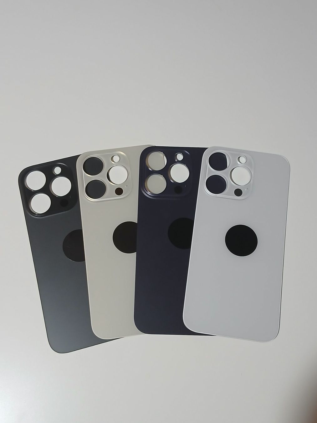 Apple Cover & Protezioni schermo: Coque arrière Iphone 14 Pro – Nuovo e nell'imballaggio originale da Leukerbad venduto da wor_sf98