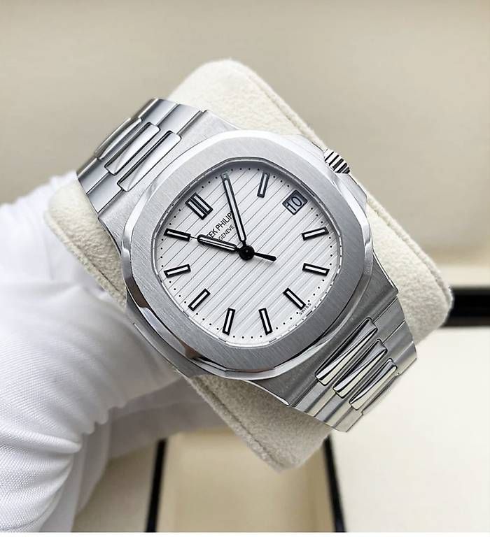 Patek Philippe Montres: Patek Philippe 5711/1A Nautilus – Neuf (Voir description) à Bülach par Buli_watches 1
