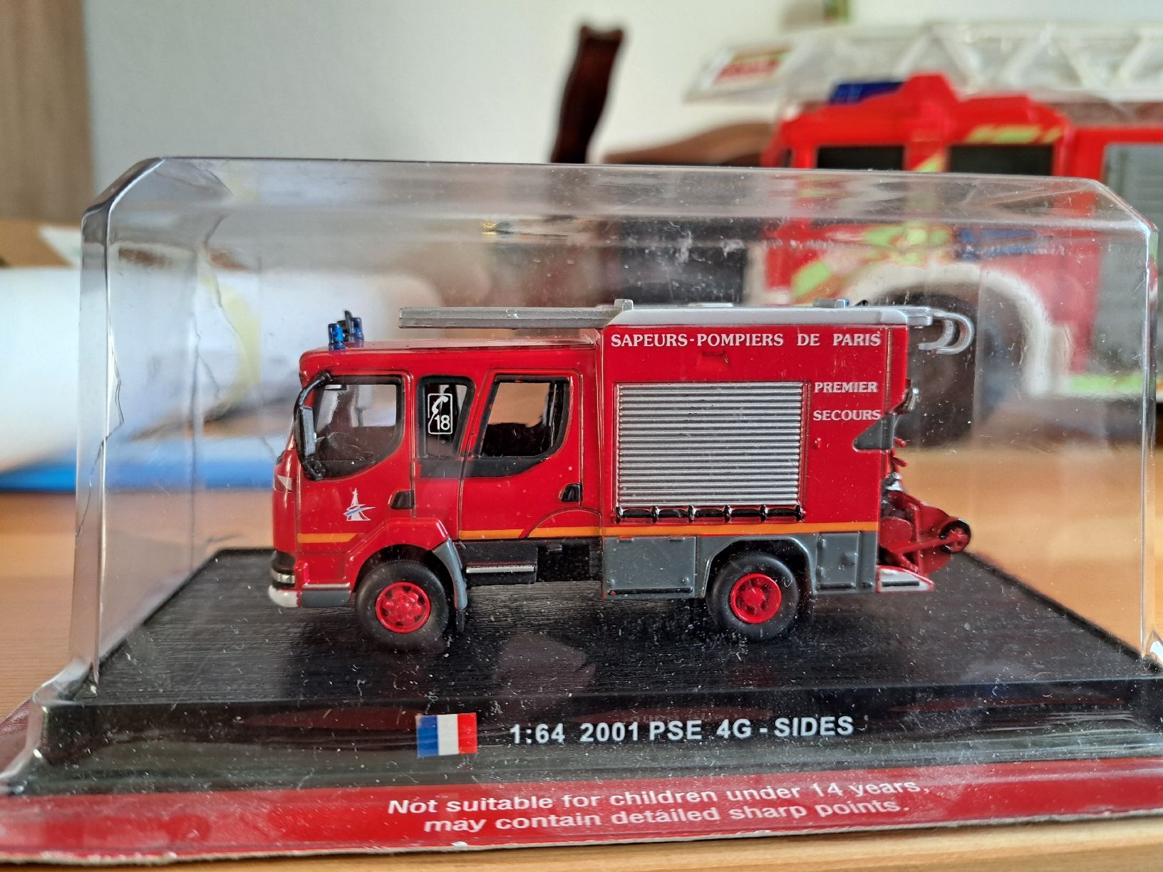 Kit di modellismo & Modellini statici: 1:64  2001 PSE 4G - SIDES – Nuovo (secondo la descrizione) da Luzern venduto da ingroma75