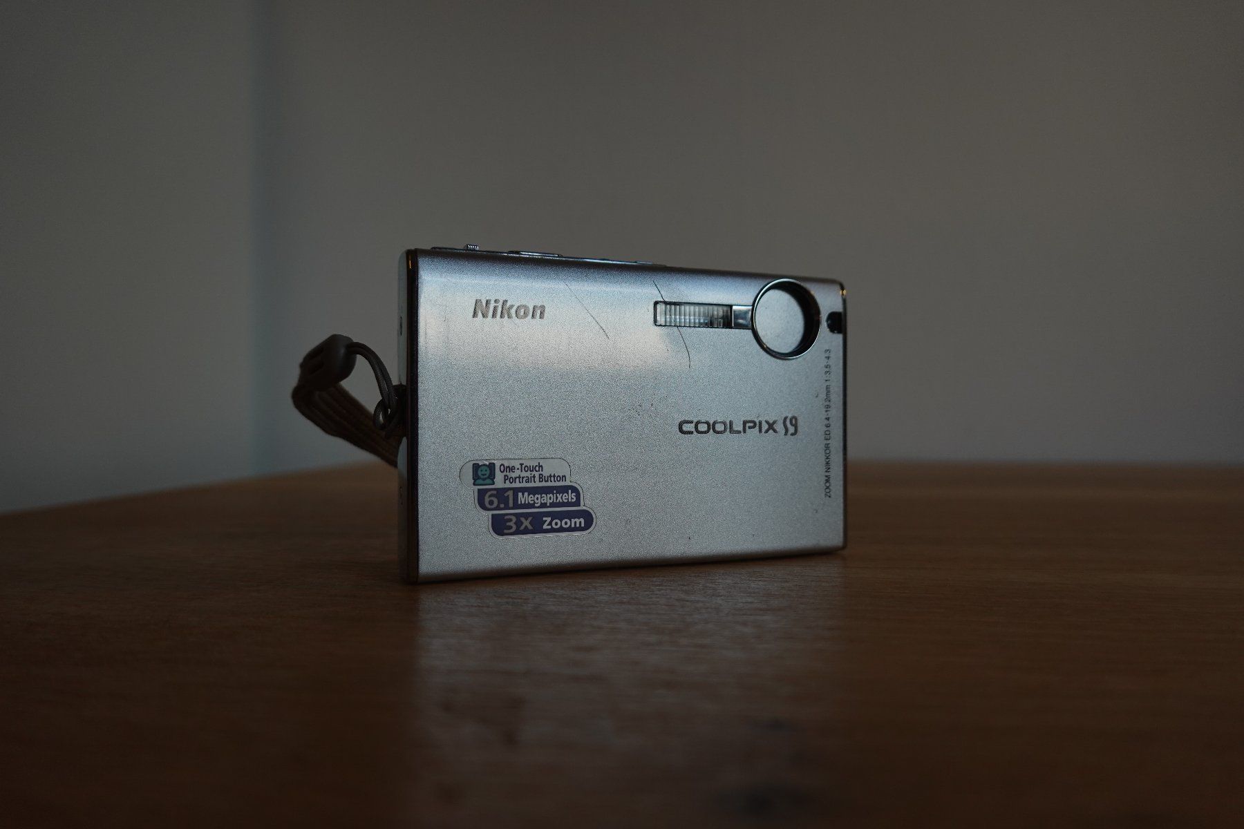 Nikon Kamera: Nikon Coolpix S9 - Grau – Defekt aus Fribourg von mar_9vlt