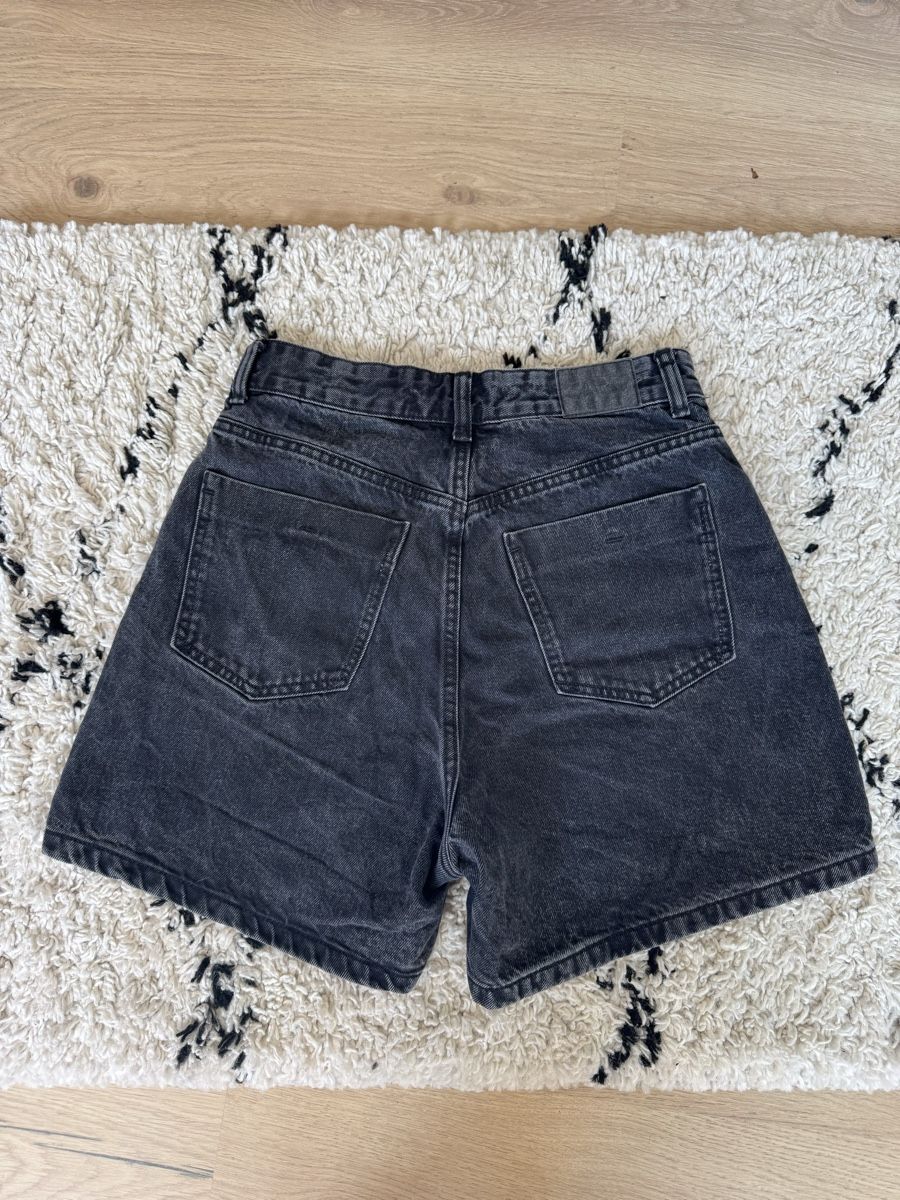 Zara Pantaloni: Zara Shorts Grösse 38 – Usato da Buchs ZH venduto da crazyhandbaggirl123 2