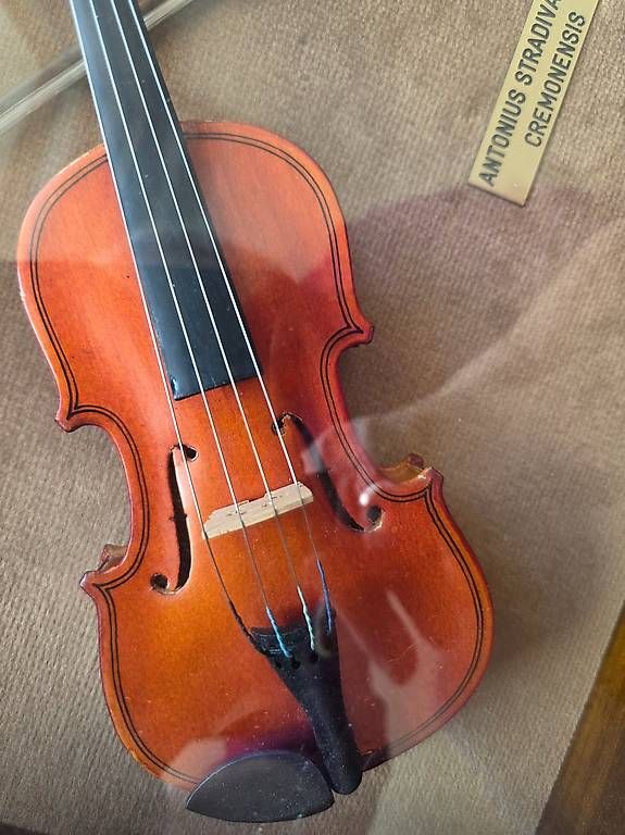 Toutes les décorations: Violon miniature en bois sous cadre – D'occasion à Vercorin par Gisou0 4