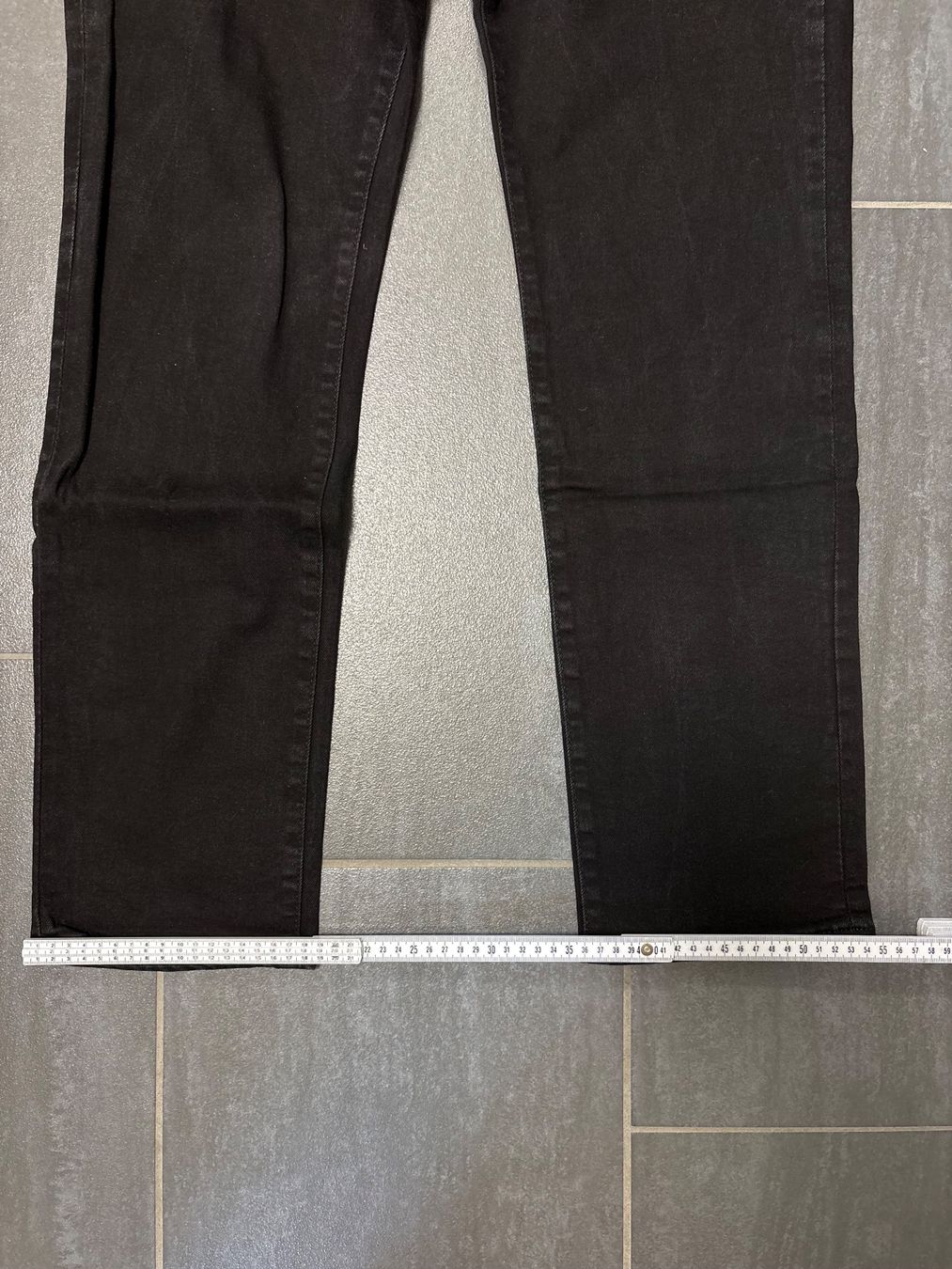 H&M Jeans: H&M Regular Fit Jeans 33/32 – Nuovo (secondo la descrizione) da Rümlang venduto da svent 9