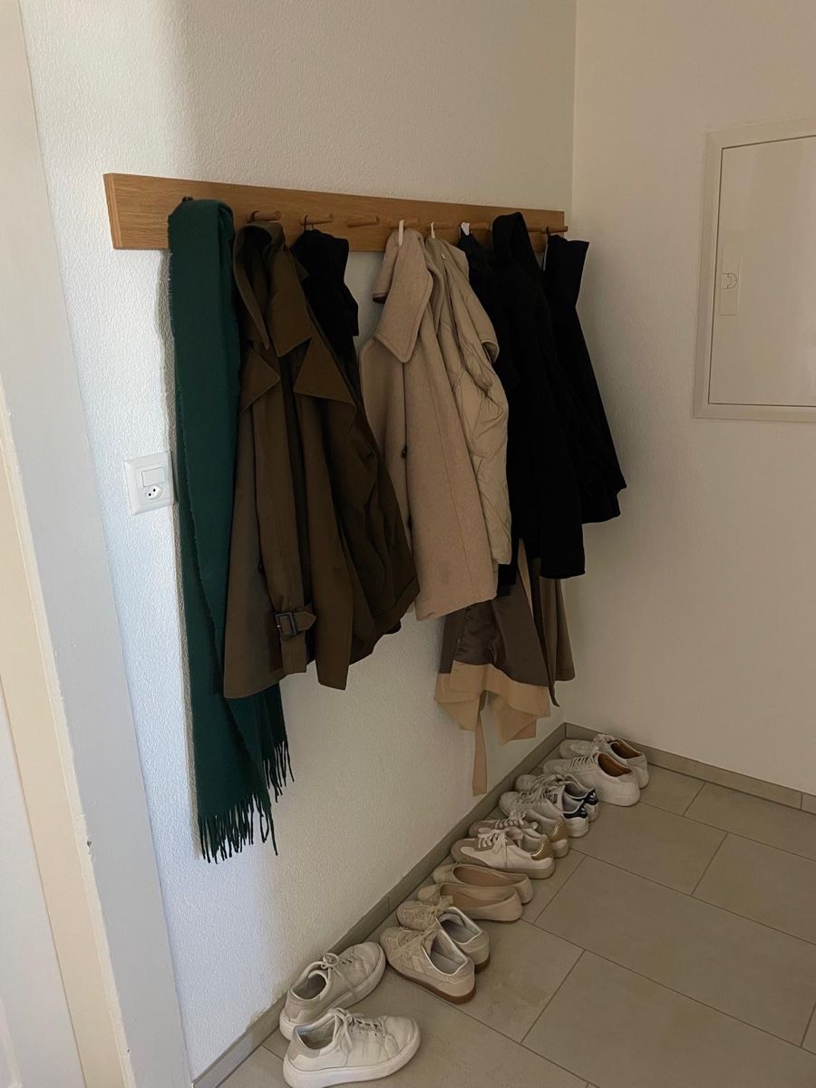 Schränke: Holzkleiderstange – Gebraucht aus Jona von yan_sg85 1