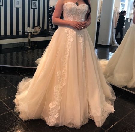 Romantisches Hochzeitskleid