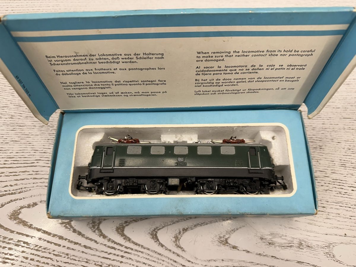 Märklin Modellini di ferrovie: Märklin 3037 DB BR 141 – Usato da Lupsingen venduto da New-Haven 6