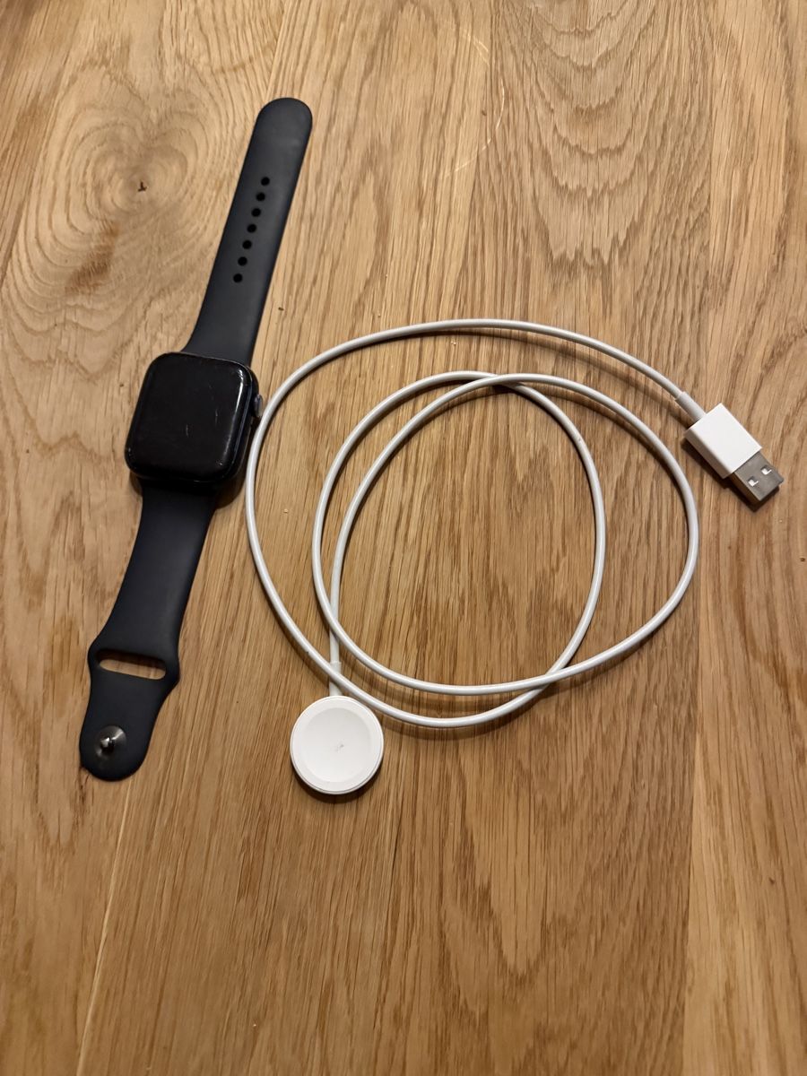 Apple Smartwatch: Apple Watch Series 8 45mm – D'occasion à Fehraltorf par KeCapi 1