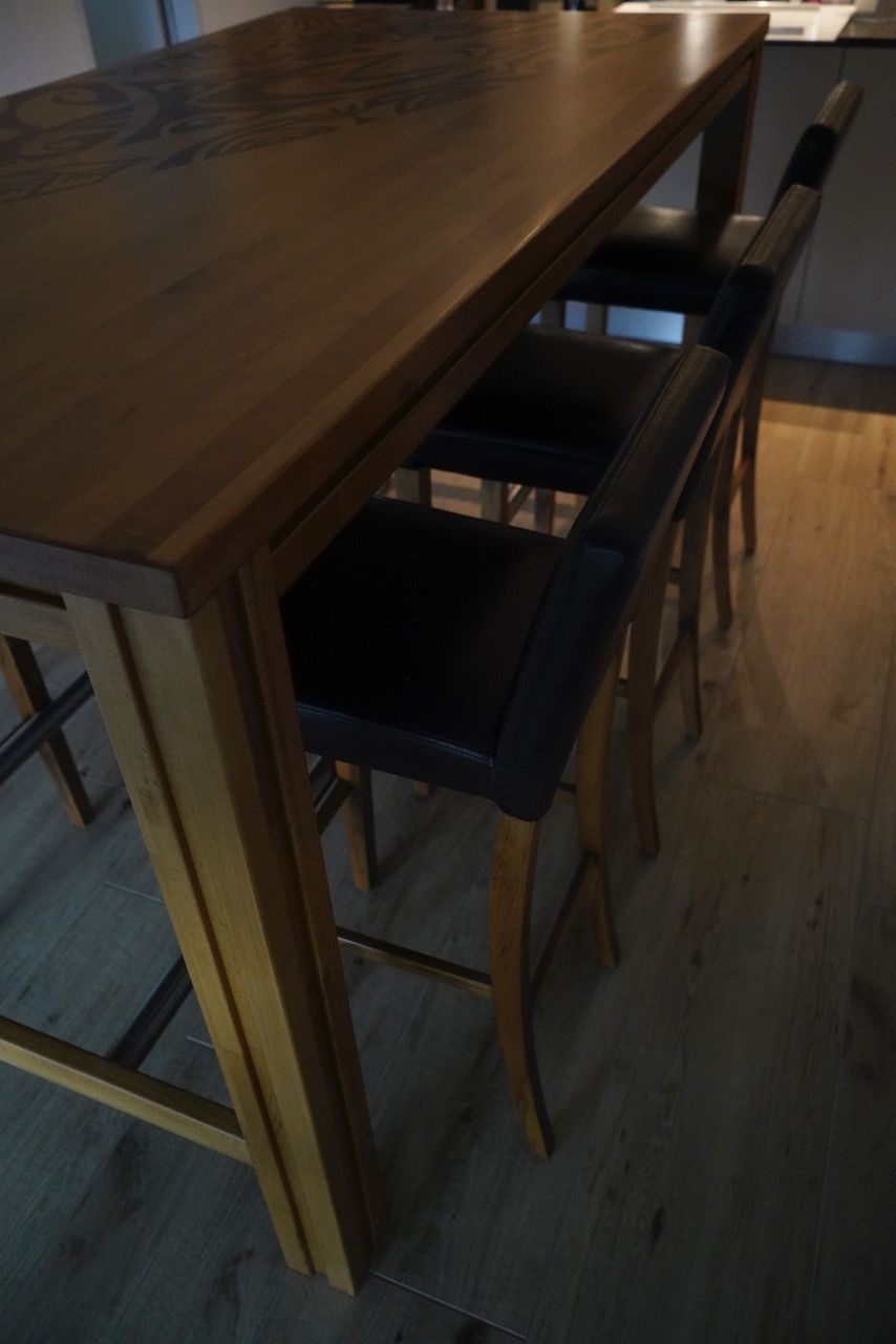 Set di tavolo e panche: Table haute unique à manger et ses chaises – Usato da Orpund venduto da mar_hhw6 3