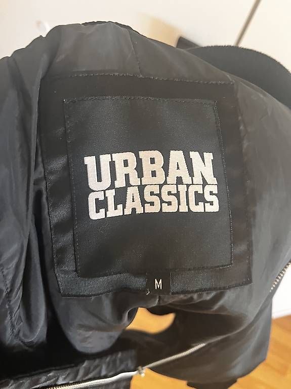 Urban Outfitters Jacken: Bomberjacke Urban Classic – Gebraucht aus Davos Platz von schneman02 1
