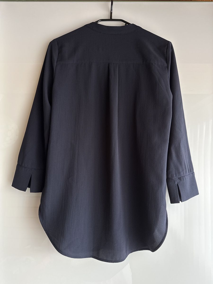 H&M Blusen: Elegante H&M Bluse Grösse 34 dunkelblau – Gebraucht aus Buchs AG von tifena 1