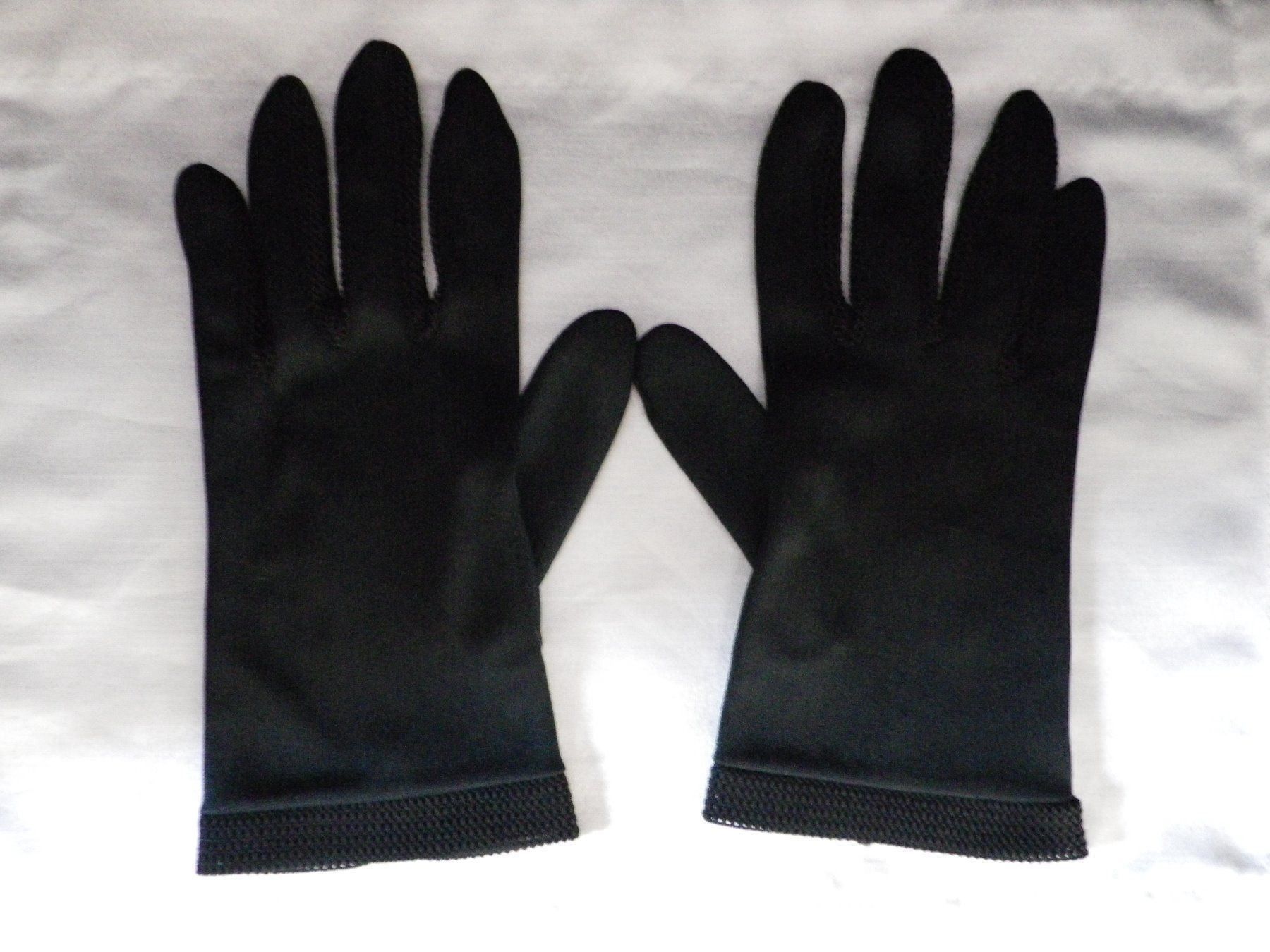 Guanti & manicotti: Satinierte Schwarze Damenhandschuhe – Usato da Reinach BL venduto da Annodomini