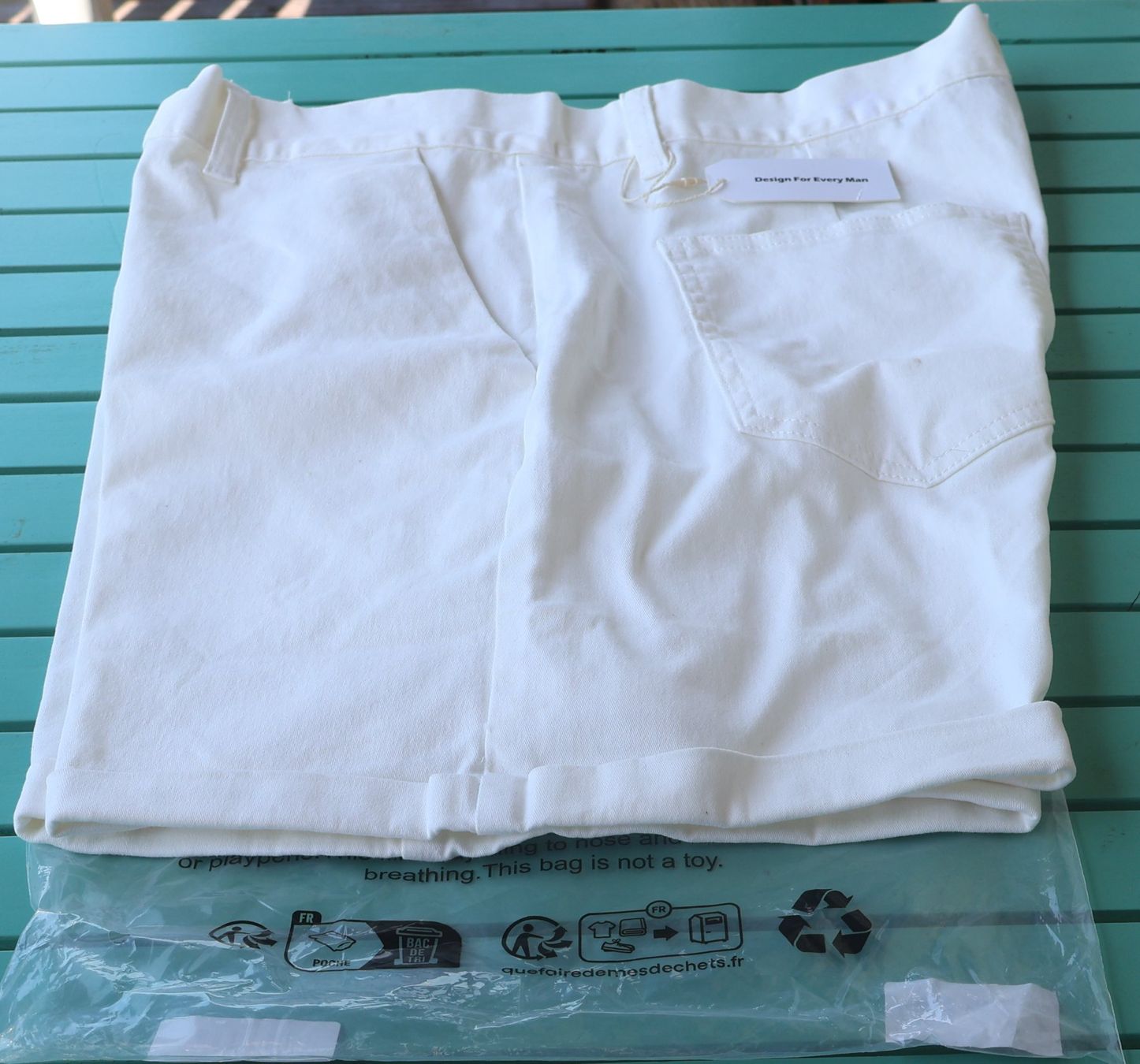 Pantaloni: Short blanc de marque OUKU taille XL – Nuovo (secondo la descrizione) da Chancy venduto da luc_979s