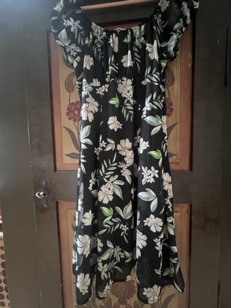 Damen Kleid Blumenmuster Grösse 40 von Orsay
