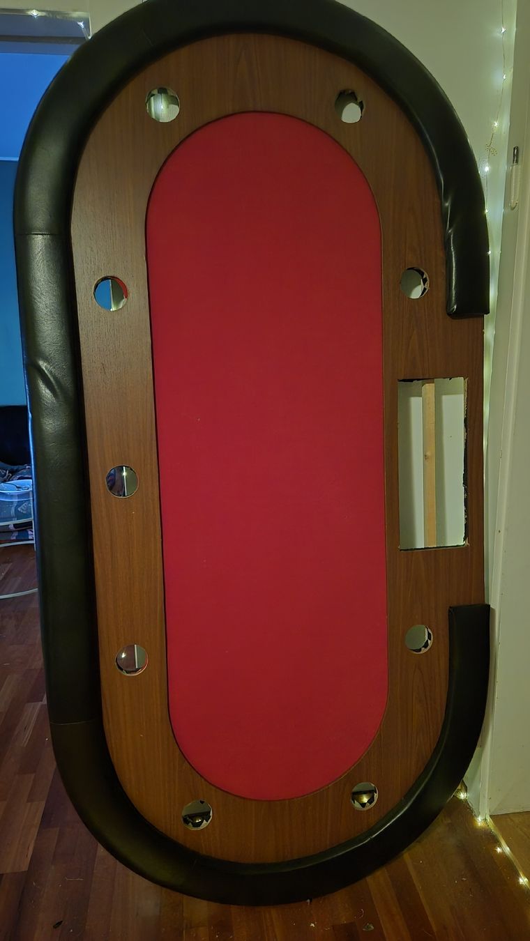 Tavoli: Professioneller Pokertisch mit Becherhalter und Chiprack – Usato da Winterthur venduto da Striegelbox 1