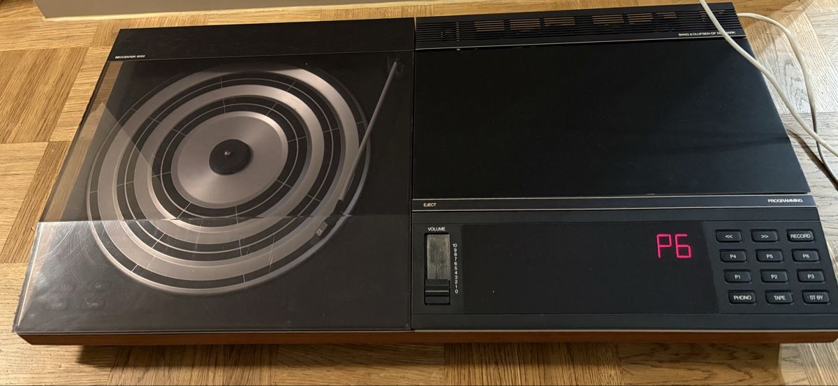 Bang & Olufsen Amplificatori: Bang & Olufsen Beocenter 5000 ab Fr. 1.- – Usato da Perlen venduto da S0nG0ku