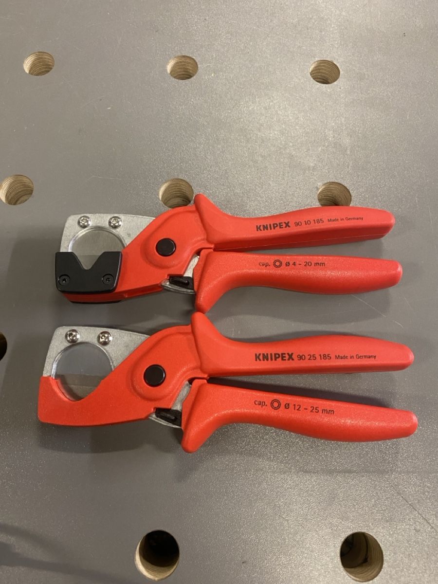 Knipex Tutti gli attrezzi: Knipex Rohrschneider ab 1.- – Usato da Wabern venduto da HK-Design
