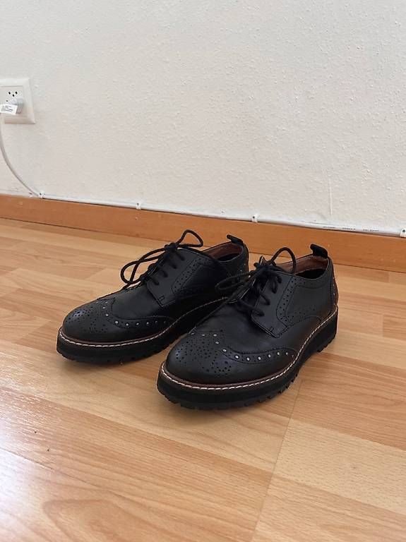 Scarpe da donna: Leder-Oxford-Schuhe, gr. 37 – Usato da Zürich venduto da den_2026
