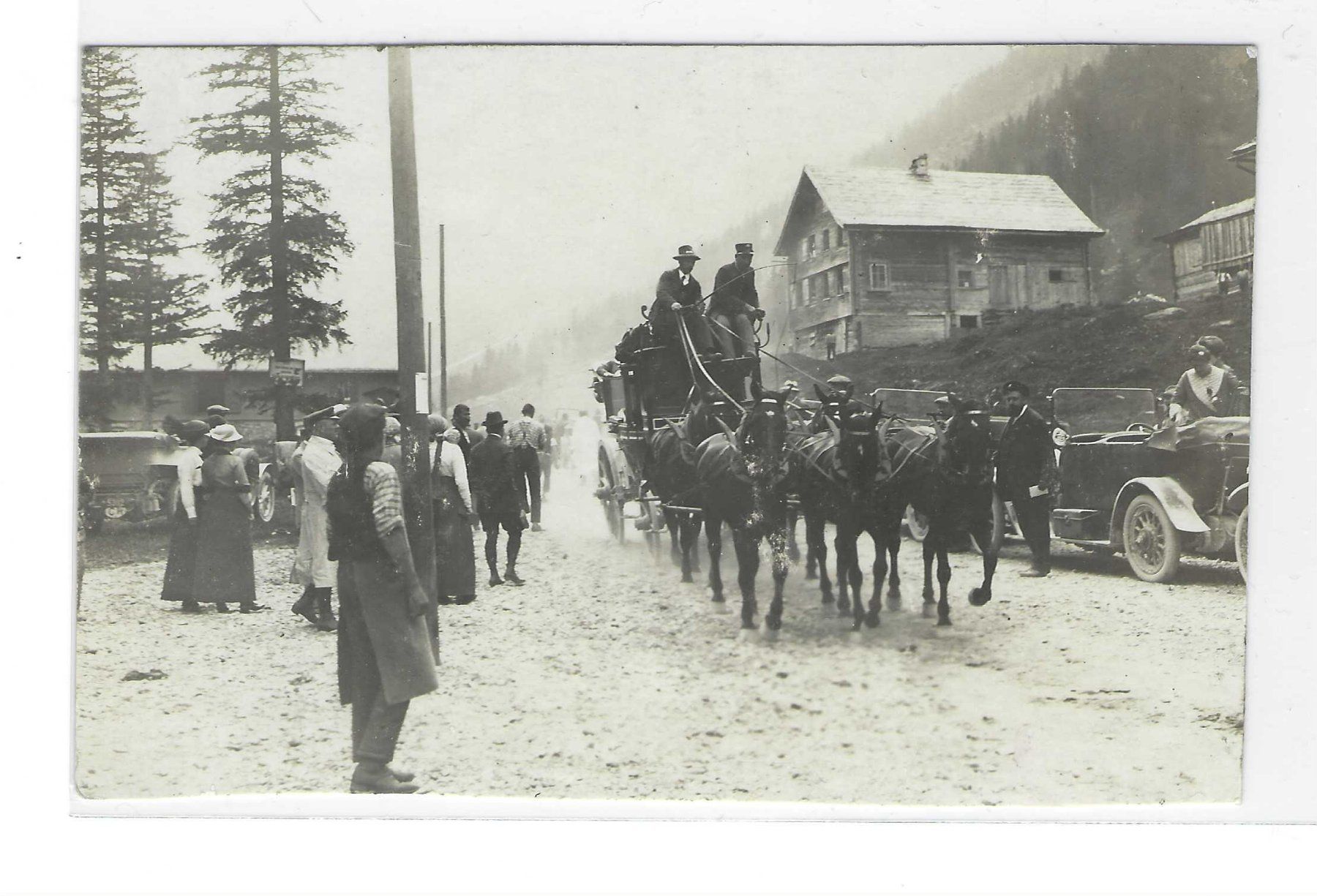 Cartoline postali: uralt/Nahbild Passübergang/Winter/5Spänner-Kutsche/Oldtimer – Usato da Zürich venduto da Hagliweg