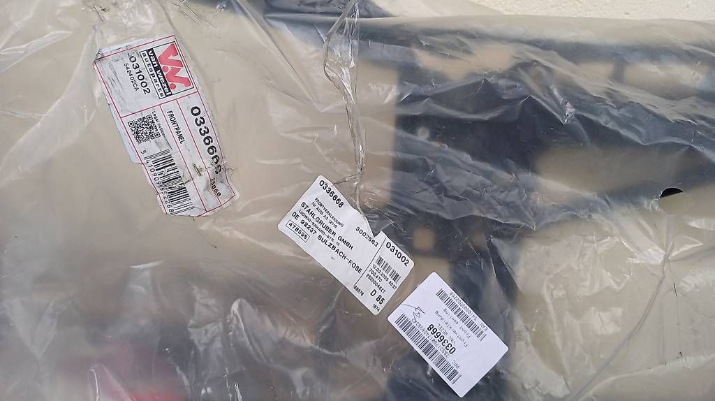 Tutti pezzi di ricambio auto: Face avant support radiateur Audi A3 8v – Usato da Bulle venduto da fil_w69m 1