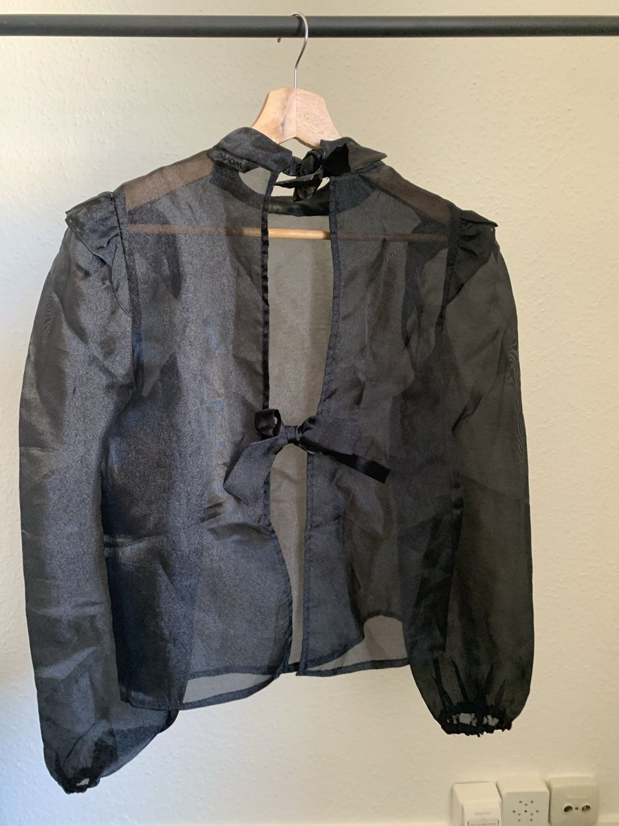Monki Top: Blouse noire transparente Monki – Nuovo e nell'imballaggio originale da Genève venduto da rez_c6c6 2