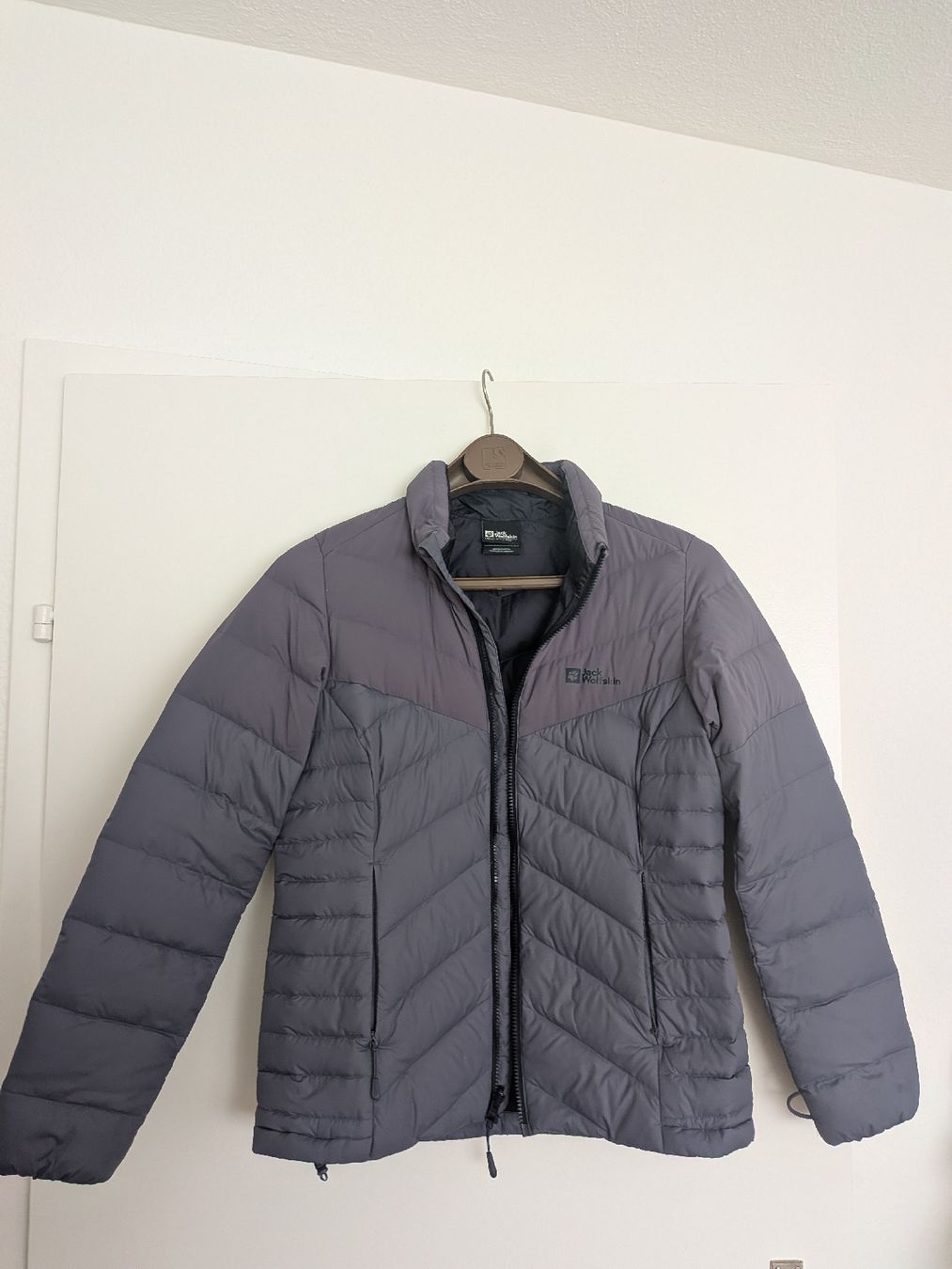 Jack Wolfskin Giacche: Jack Wolfskin Daunenjacke Damen Größe S – Nuovo (secondo la descrizione) da Zürich venduto da spatzi5345
