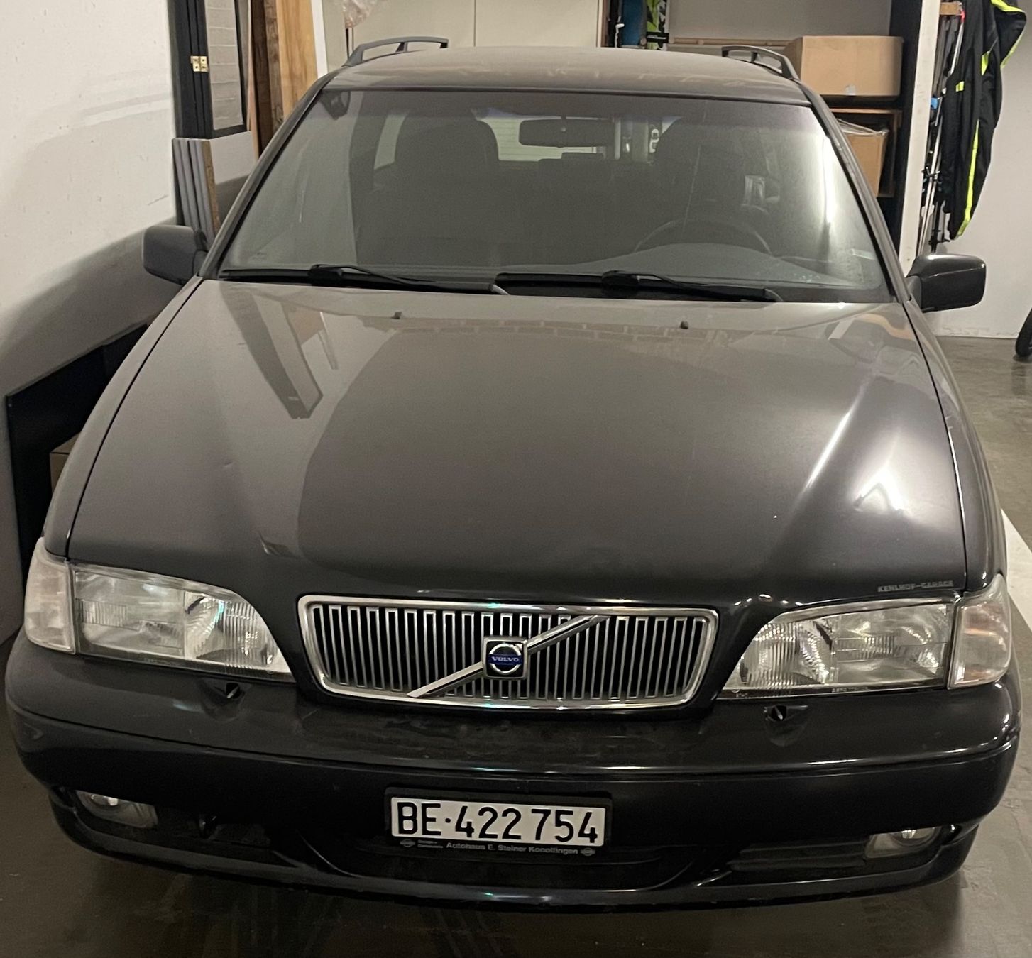 Volvo Automobili: Volvo V70 2.5 20V – Usato da Frutigen venduto da Barracuda810