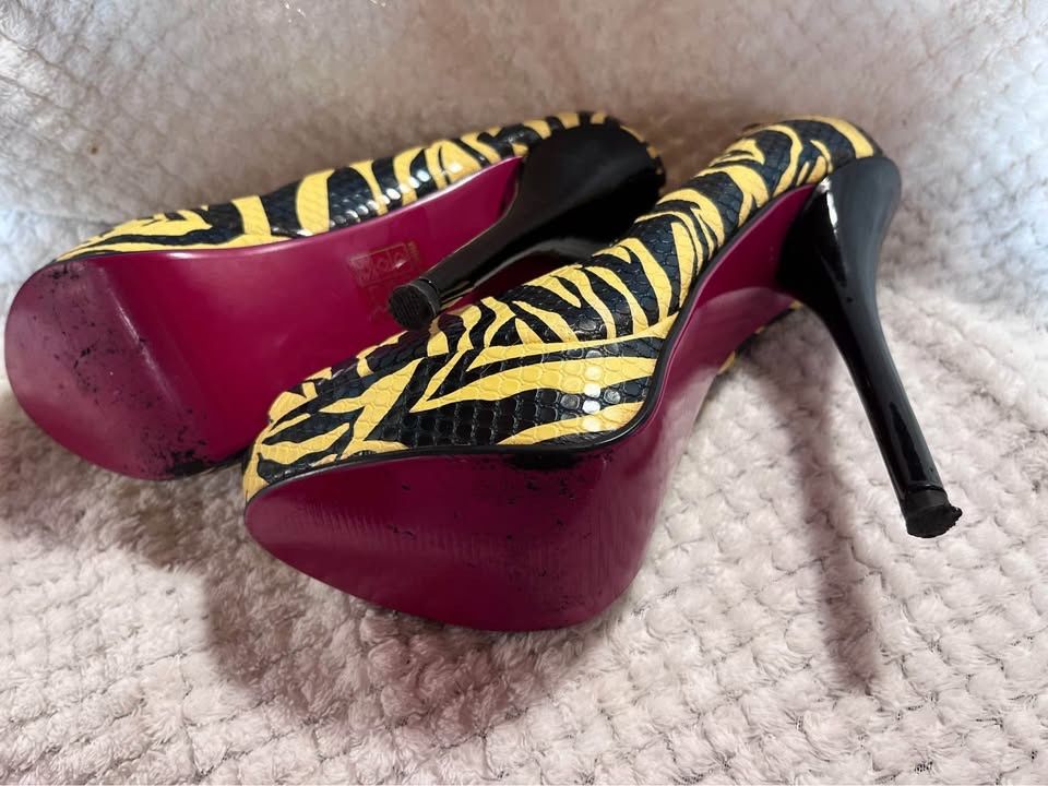 Scarpe da donna: Coole Peep Toe High Heels im Zebra Look – Nuovo (secondo la descrizione) da Flüelen venduto da Raubkatze-Achilles 2