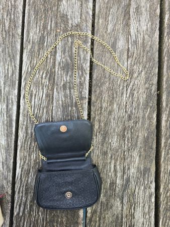 Accessoires: AIGNER Umhängetasche Leder-NEU