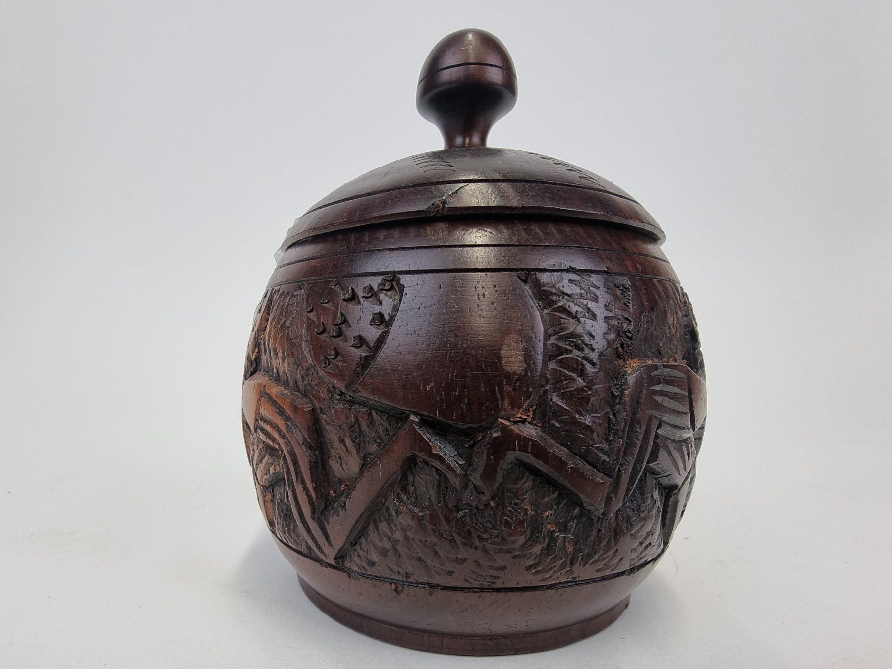 Tutte le decorazioni: Kulturelle Holzdose – Usato da Urtenen-Schönbühl venduto da Restwert_Schoenbuehl 1
