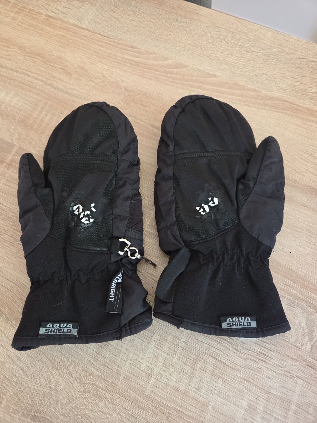 Albright Guanti & manicotti: Mouffles de ski Albright noires – Usato da Praz-de-Fort venduto da val_j9xs 1