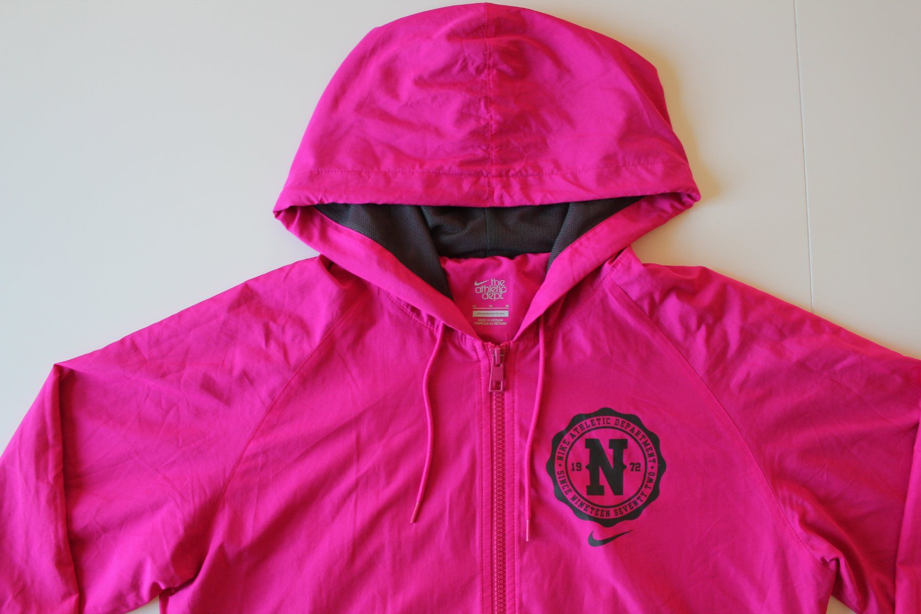 Nike Giacche: Veste Nike Rose t. S – Usato da Peseux venduto da Gilloss 1