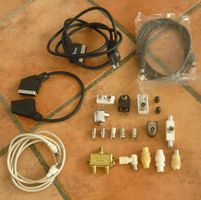 diverse Stecker und Kabel für TV