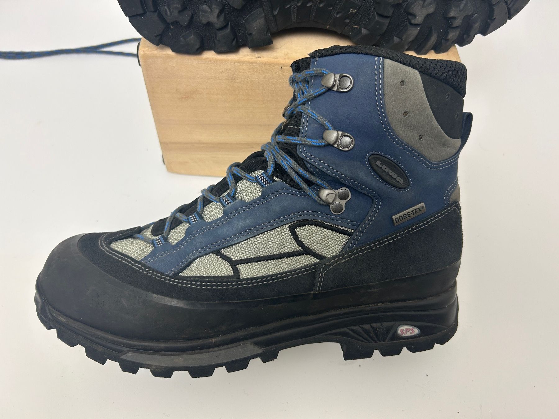 Scarpe da uomo: LOWA Wanderschuh GORE TEX, Gr. 44, 5 – Usato da Rheineck venduto da emma.gut 7