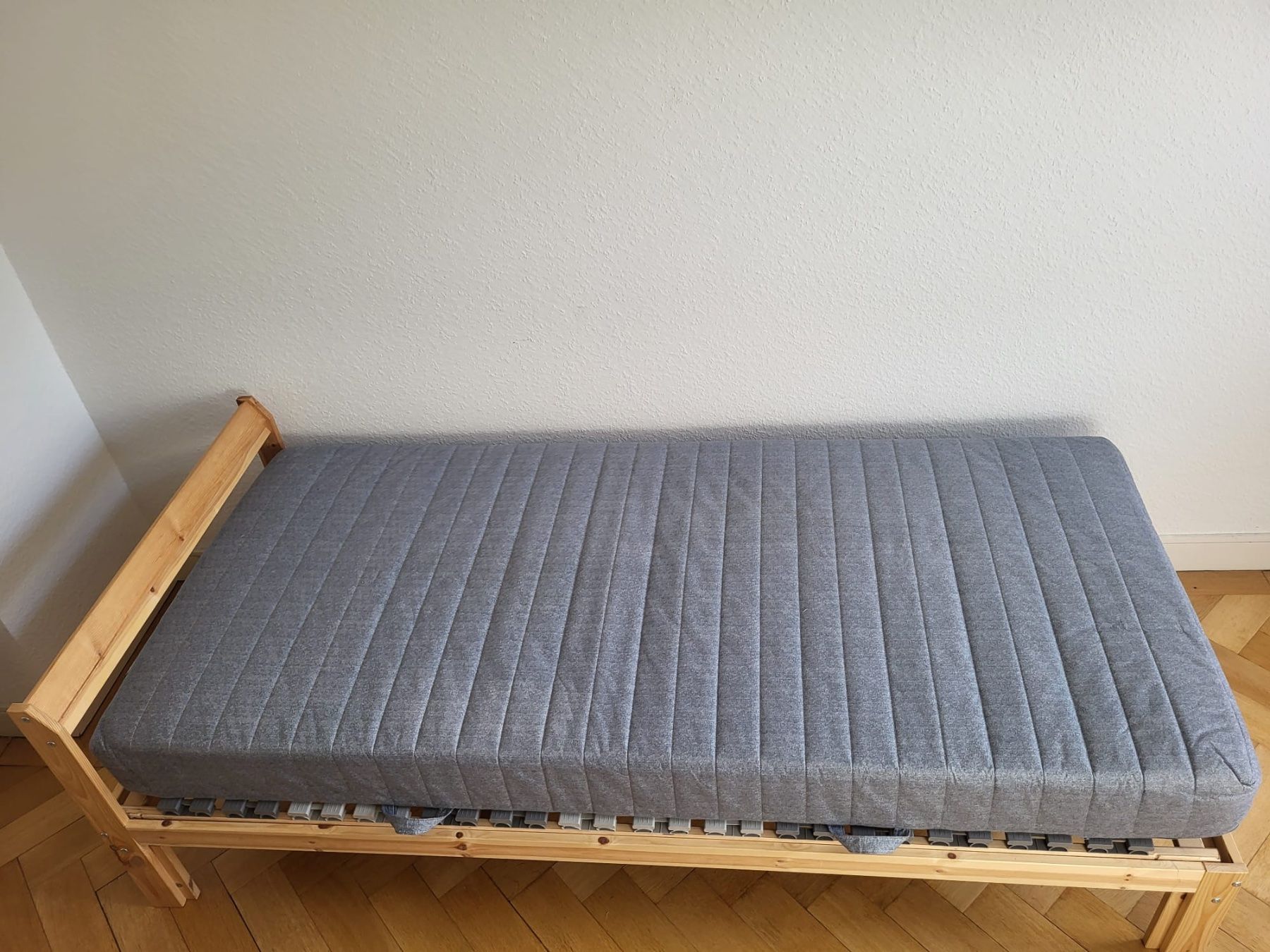 Ikea Letti: Lit Neiden + Sommier Lonset + Matelas Vadso – Usato da Genève venduto da beh_d27l