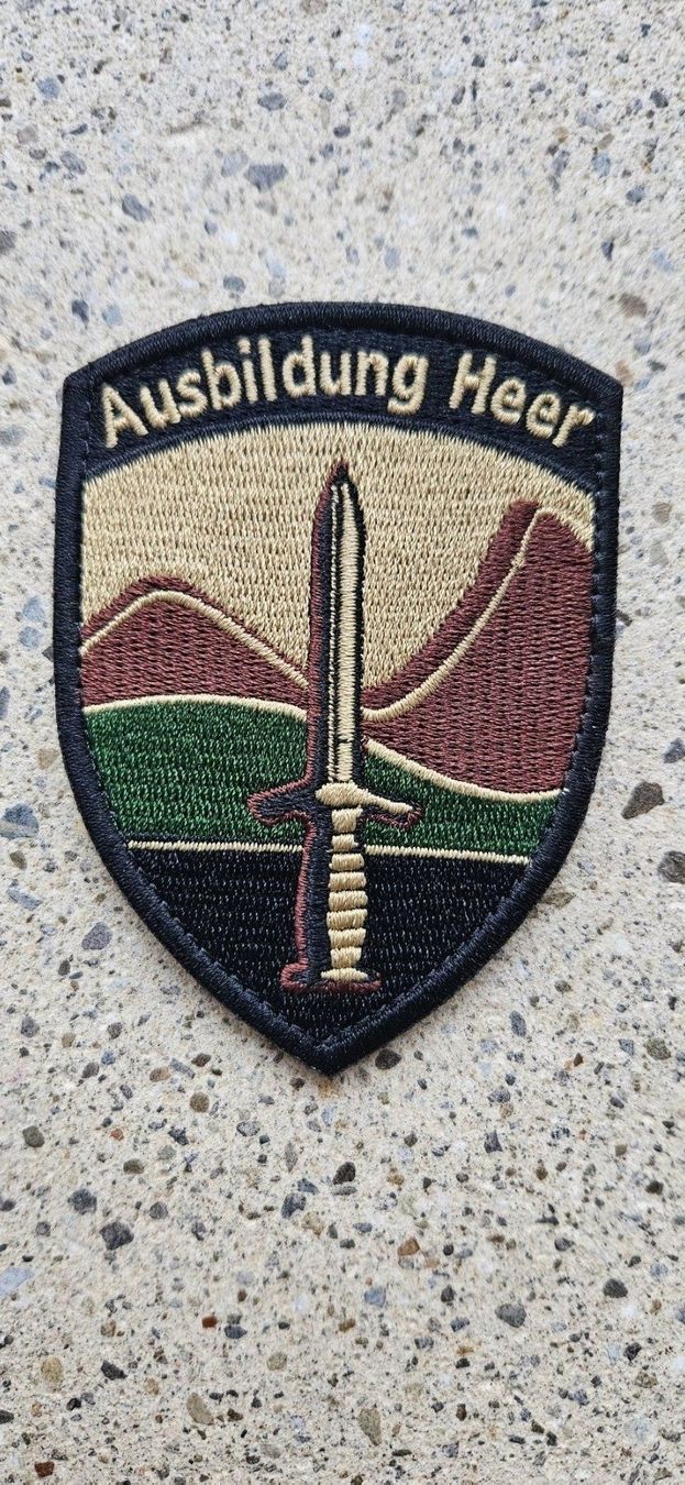 Schweizer Armee Placchette & Badge: *** Badge Heer mit Klett *** – Nuovo e nell'imballaggio originale da Riedholz venduto da fr_sIruP