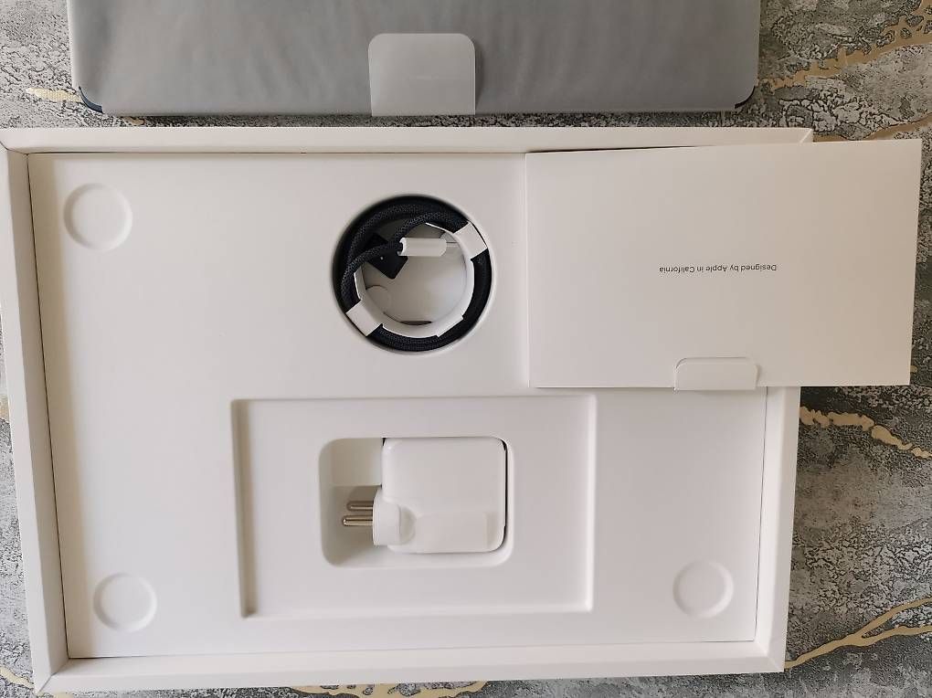 Notebook: Macbook Air NEUF 13" 8go 256go  – Usato da Le Locle venduto da agb68 3