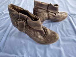 Stiefeletten Bata grau Gr. 40