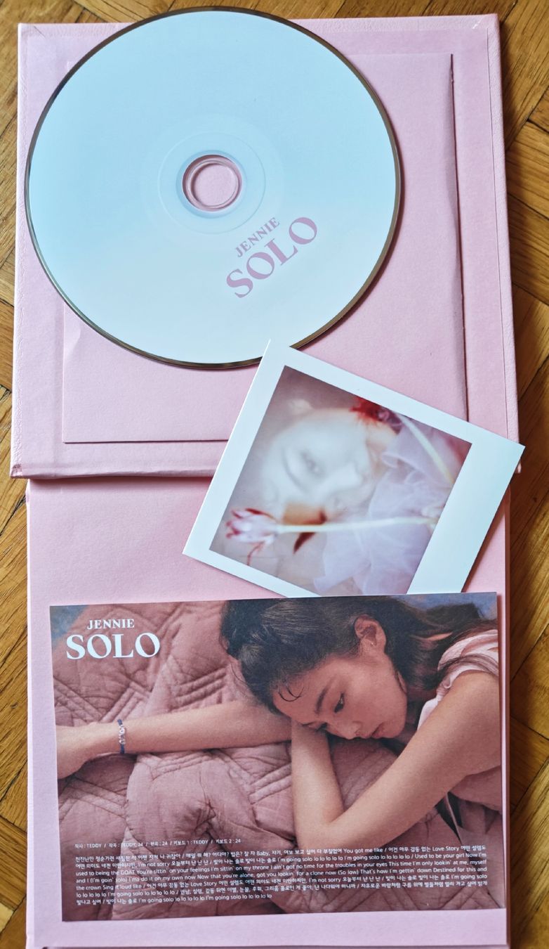 CD: Jennie - SOLO mini album – Nuovo (secondo la descrizione) da Carouge GE venduto da Andelie 1