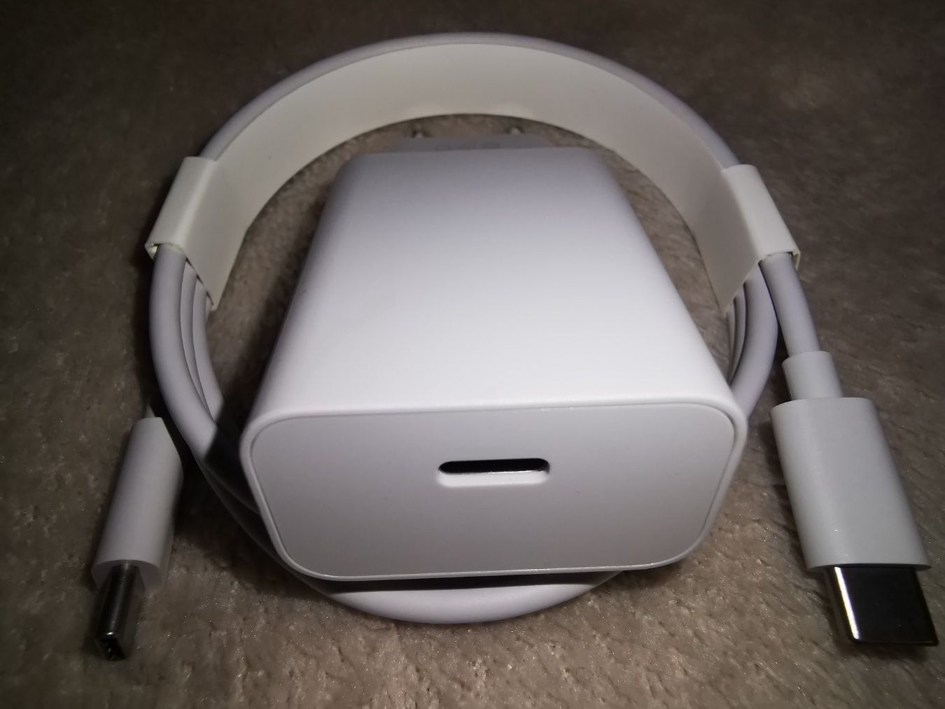 Meta Casco VR: Oculus Quest 2 Netzteil mit USB Kabel NEU – Nuovo e nell'imballaggio originale da Rebstein venduto da Memo-Moonstar 2